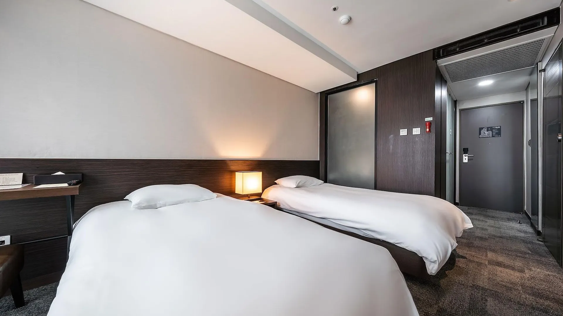 Golden Tulip Jeju Seongsan Hotel 3*,