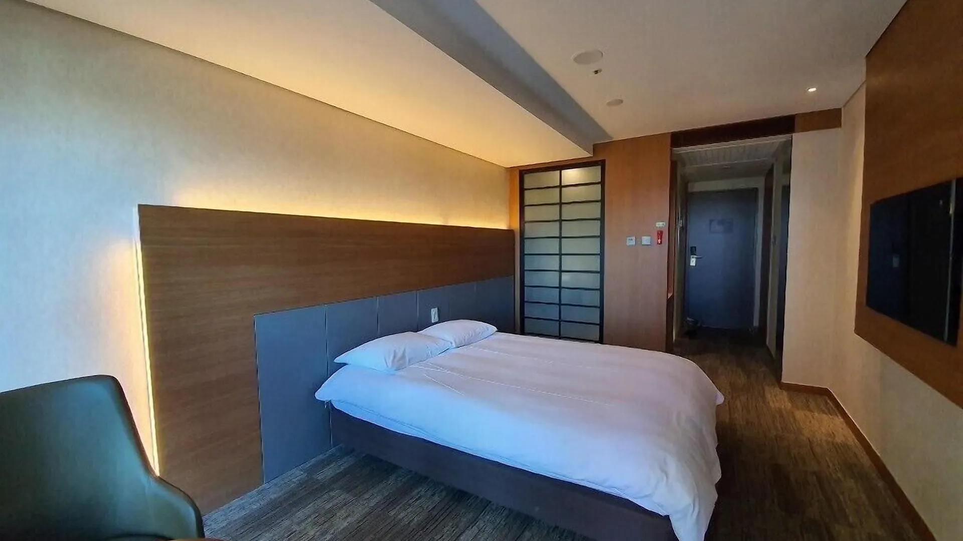 Golden Tulip Jeju Seongsan Hotel