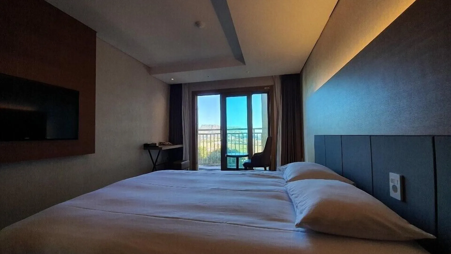 Golden Tulip Jeju Seongsan Hotel