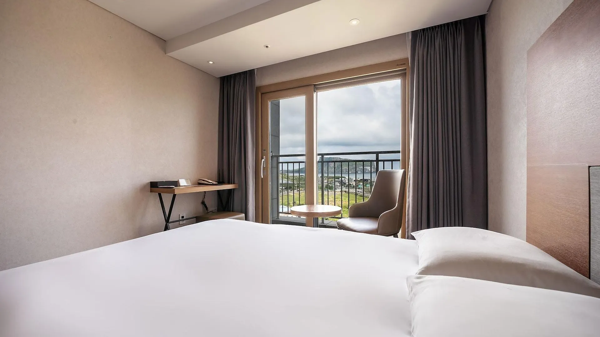 Golden Tulip Jeju Seongsan Hotel