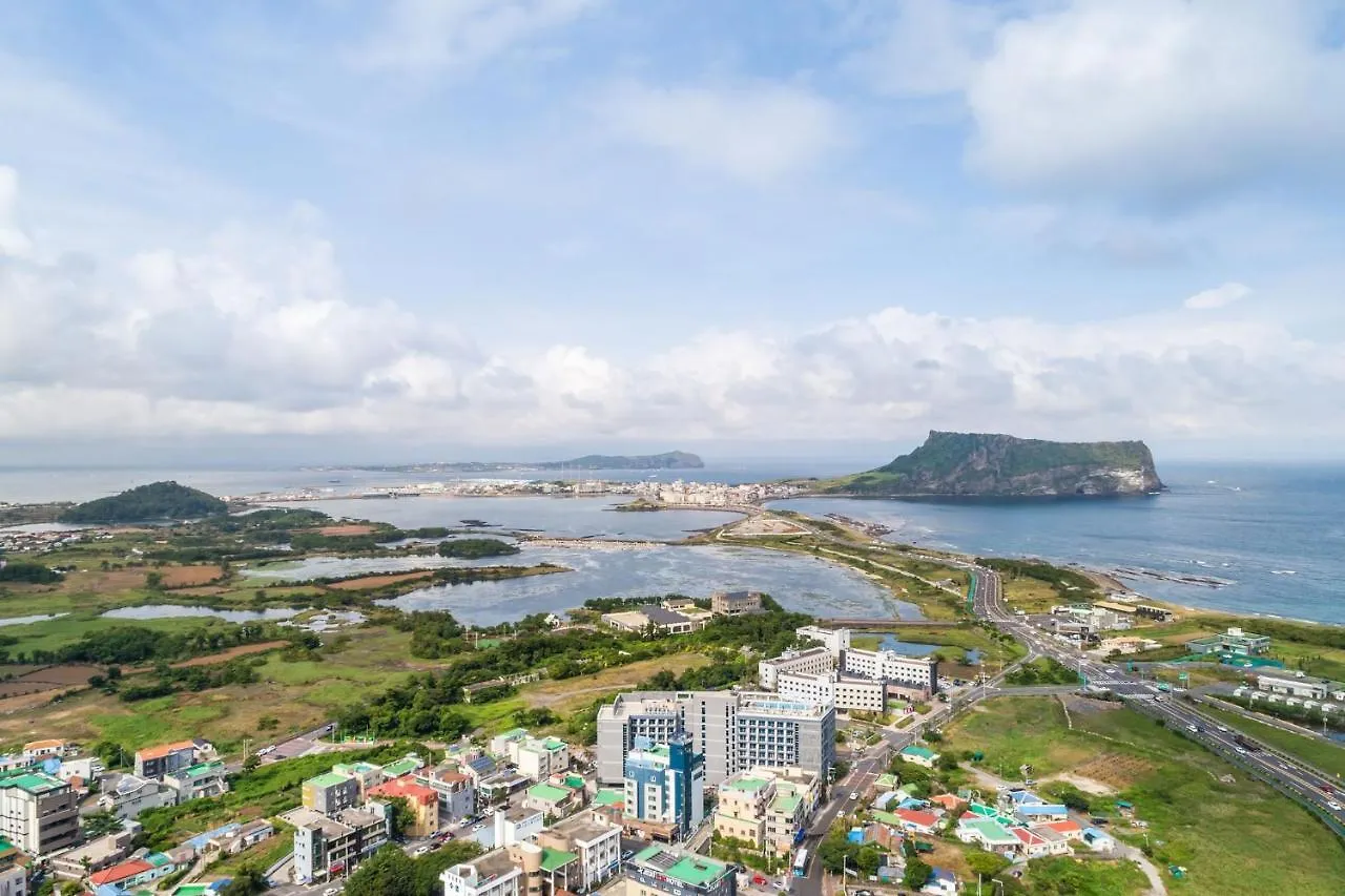 Golden Tulip Jeju Seongsan Hotel 3*,